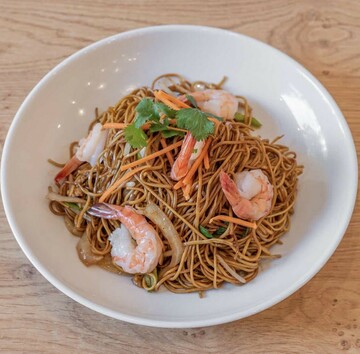  NOUILLES SAUTÉES AUX CREVETTES